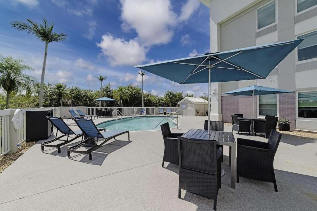 Holiday Inn Express Hotel & Suites Port Charlotte Esterno foto