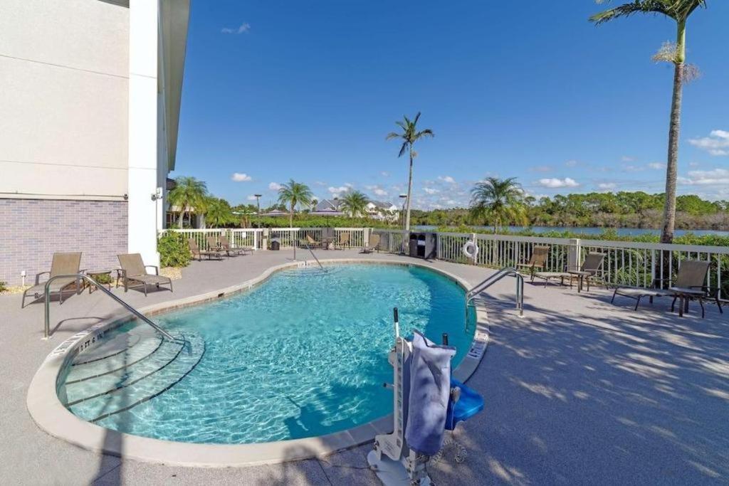 Holiday Inn Express Hotel & Suites Port Charlotte Esterno foto