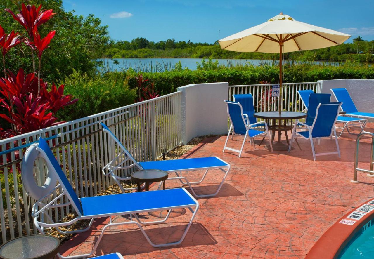 Holiday Inn Express Hotel & Suites Port Charlotte Esterno foto